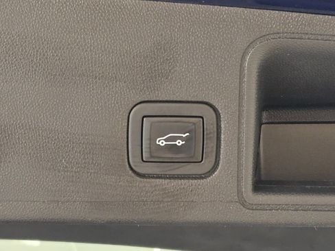 Certified 2023 GMC Terrain SLT w/ Infotainment Package II AWD/4WD image 14