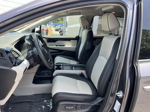 Used 2025 Honda Odyssey Elite image 13