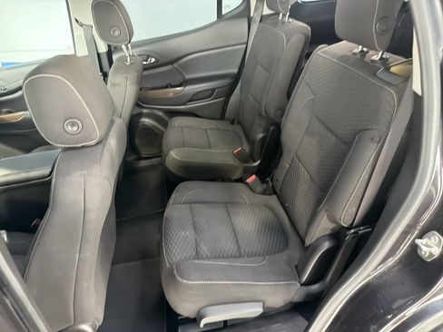 Used 2019 GMC Acadia SLE w/ GMC Pro Grade Package AWD/4WD image 19