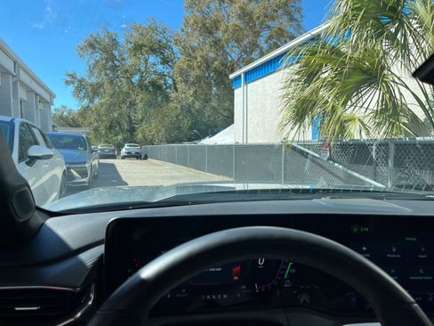 Used 2025 Ford Mustang GT Premium image 34