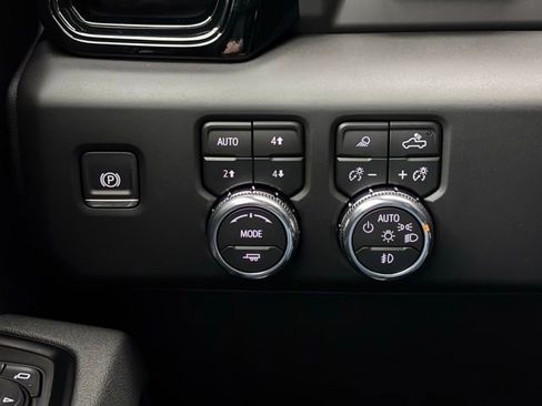 New 2026 GMC Sierra 2500 AT4 w/ AT4 Premium Plus Package AWD/4WD image 25