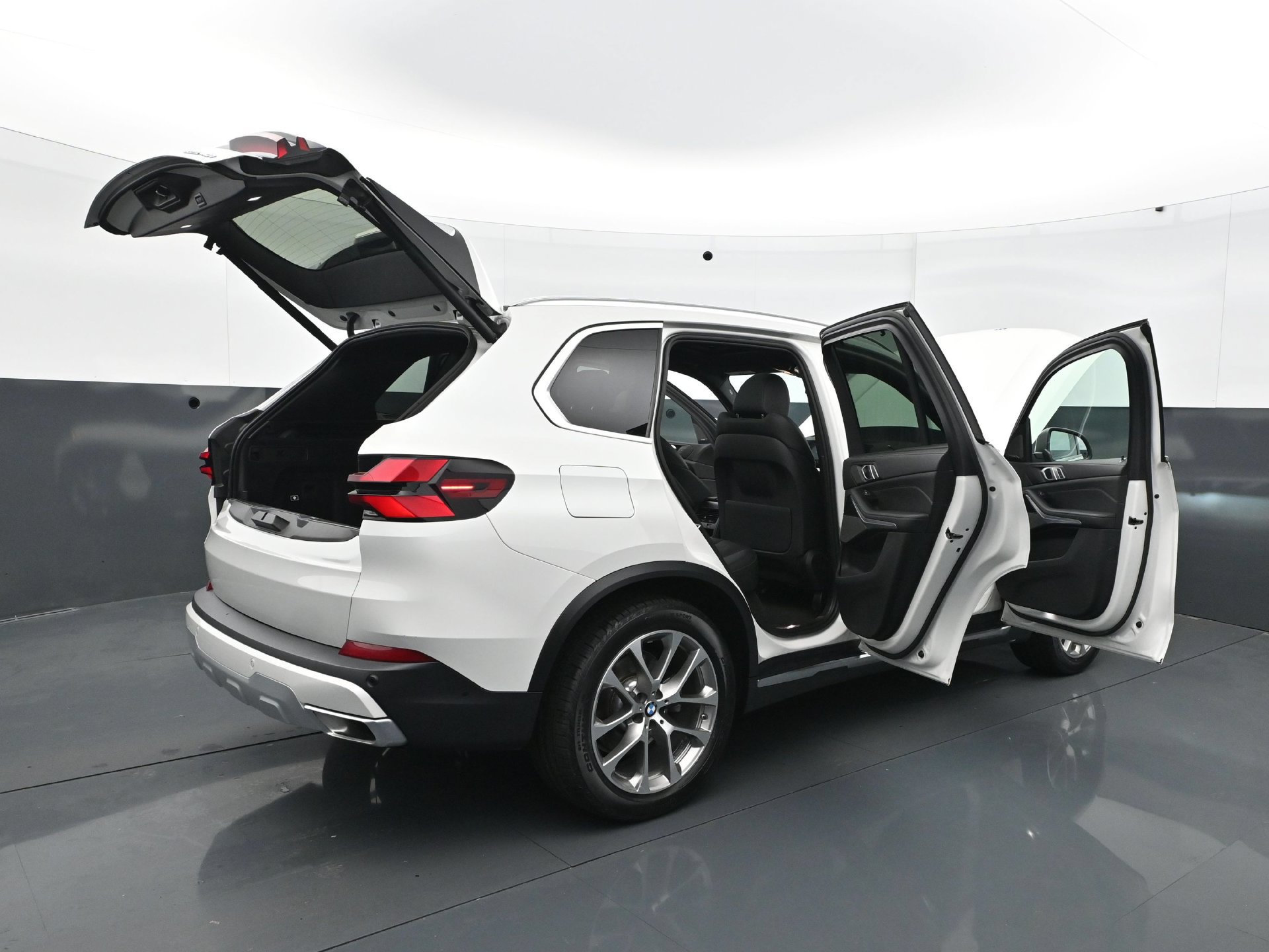 Used 2024 BMW X5 xDrive40i AWD/4WD image 36