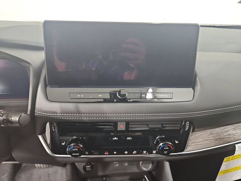 New 2026 Nissan Rogue Platinum AWD/4WD image 19