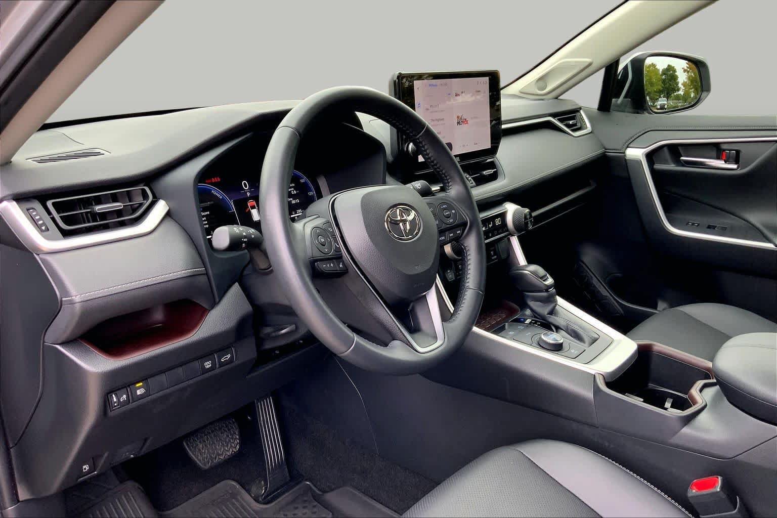 Used 2024 Toyota RAV4 Limited AWD/4WD image 18
