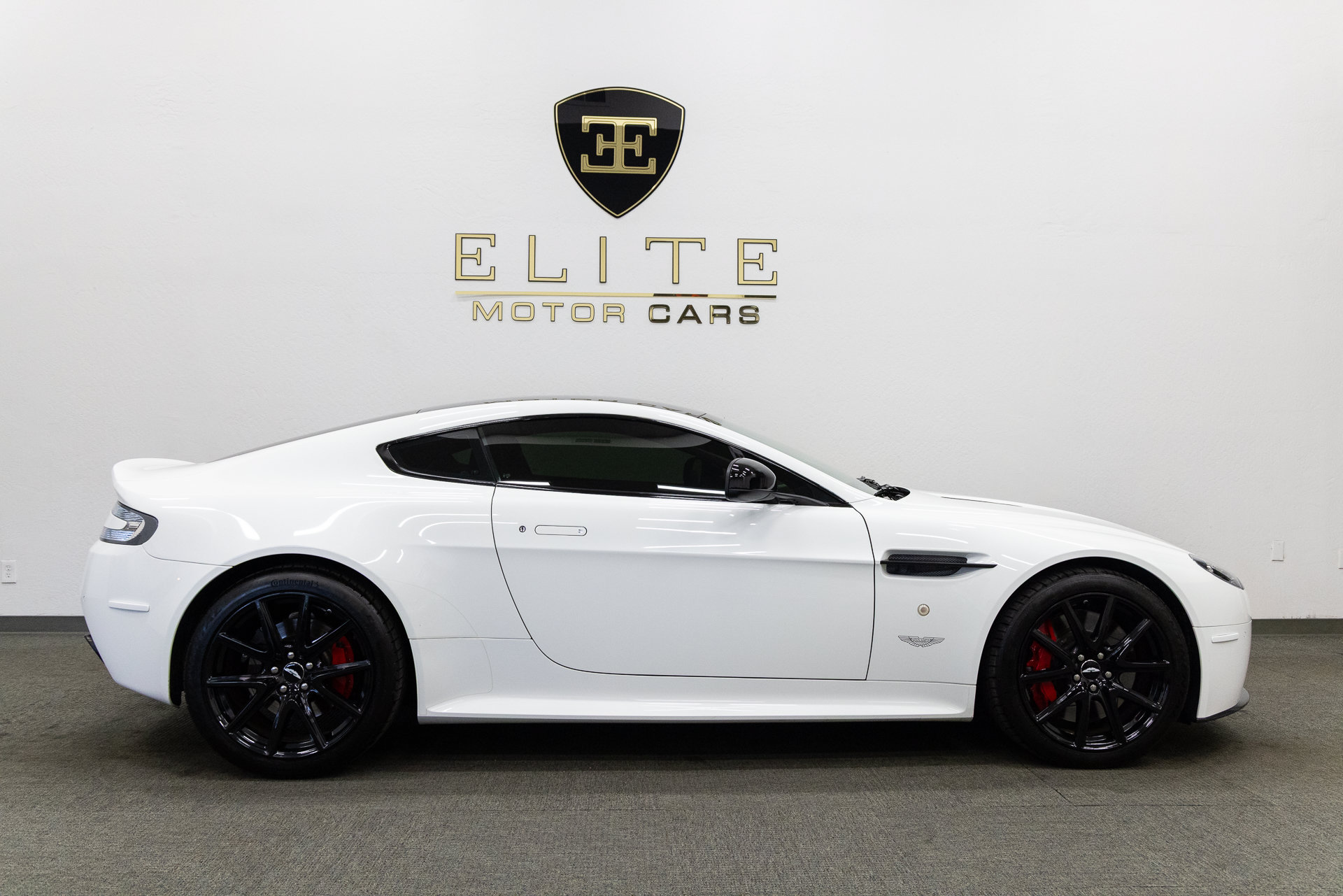 Used 2011 Aston Martin V8 Vantage S RWD image 8