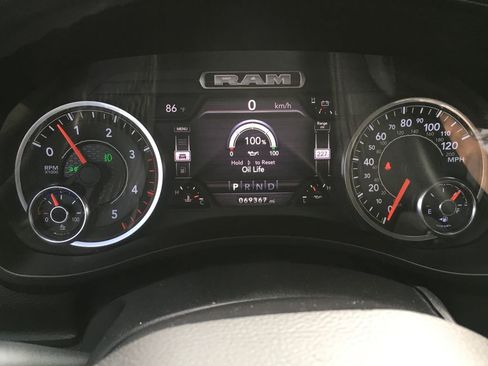 Used 2019 RAM 2500 Laramie AWD/4WD image 2