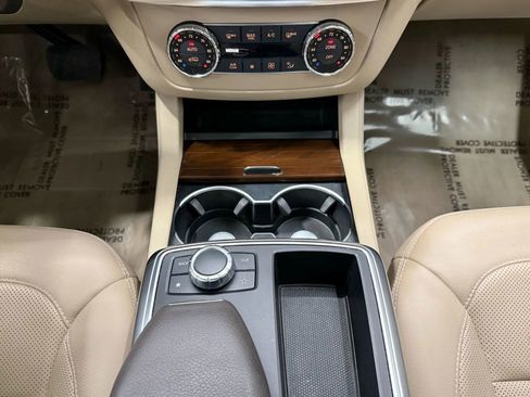 Used 2014 Mercedes-Benz ML 350 4MATIC w/ Premium 1 Package image 22