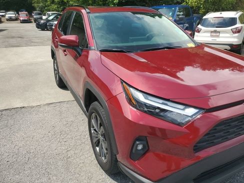 Used 2023 Toyota RAV4 XLE Premium AWD/4WD image 4
