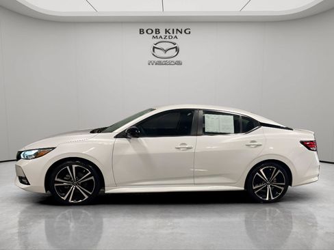 Used 2021 Nissan Sentra SR FWD image 2