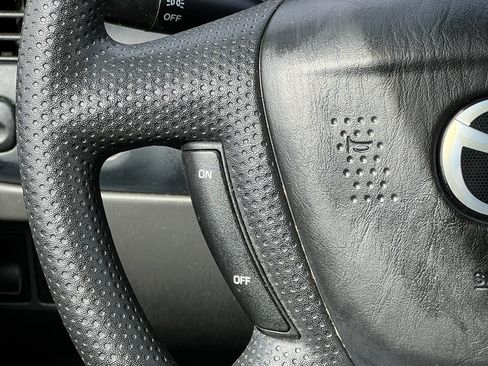 Used 2004 MAZDA Tribute LX AWD/4WD image 28