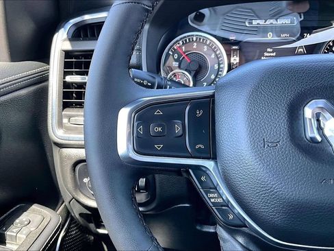 Used 2025 RAM 1500 Laramie AWD/4WD image 12