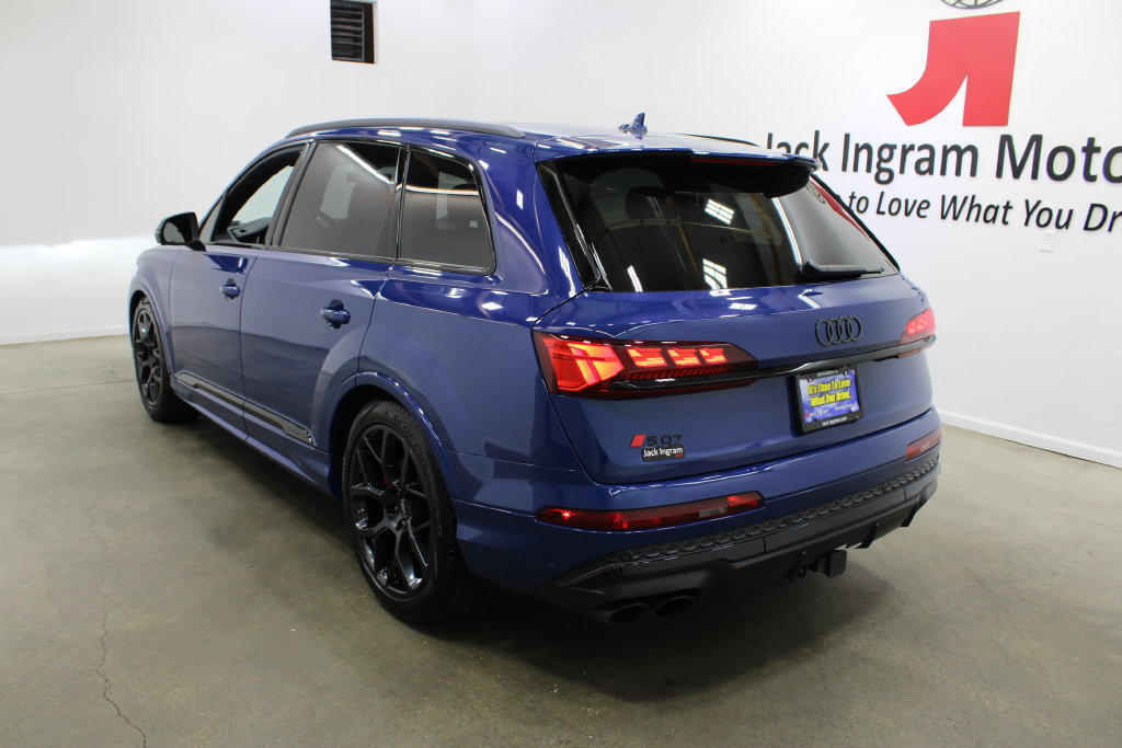 Used 2025 Audi SQ7 Prestige AWD/4WD image 3