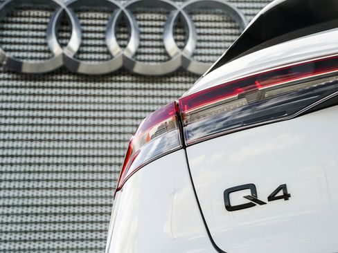 Certified 2024 Audi Q4 e-tron Premium Plus image 23