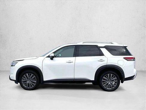 Used 2023 Nissan Pathfinder SL w/ SL Premium Package FWD image 6