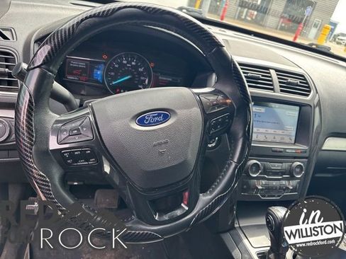 Used 2018 Ford Explorer XLT w/ Equipment Group 202A FWD image 8