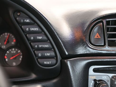 Used 2000 Chevrolet Corvette Coupe w/ Memory Pkg image 25