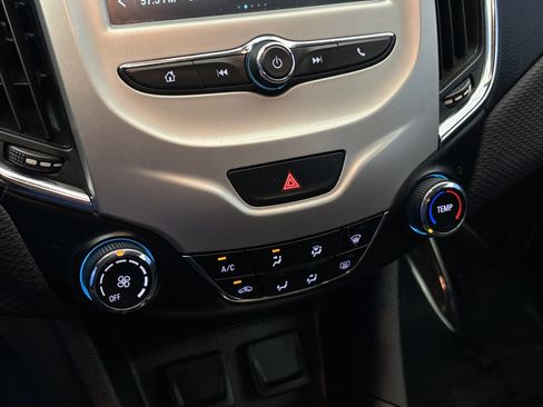 Used 2018 Chevrolet Cruze LS FWD image 18