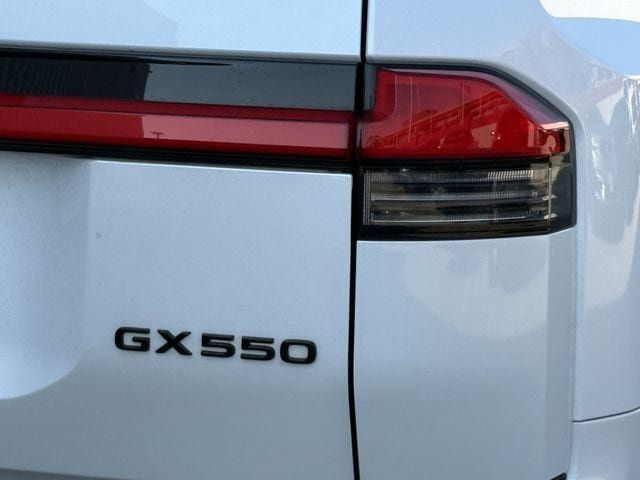 Used 2025 Lexus GX 550 w/ Accessory Package (2T) AWD/4WD image 6