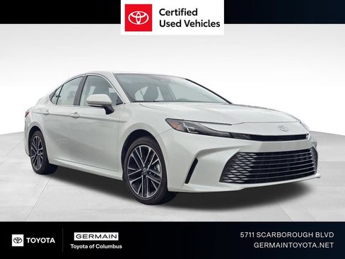 Used 2025 Toyota Camry XLE AWD/4WD image 1