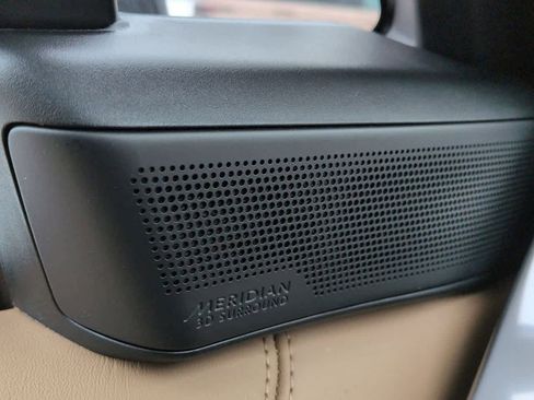 New 2026 Land Rover Range Rover Long Wheelbase SE image 27