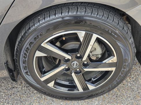 Used 2024 Nissan Sentra SV w/ All-Weather Package FWD image 27