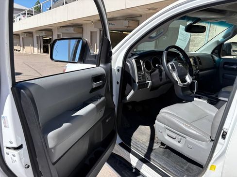 Used 2016 Toyota Sequoia Limited w/ Safety & Convenience Package AWD/4WD image 15