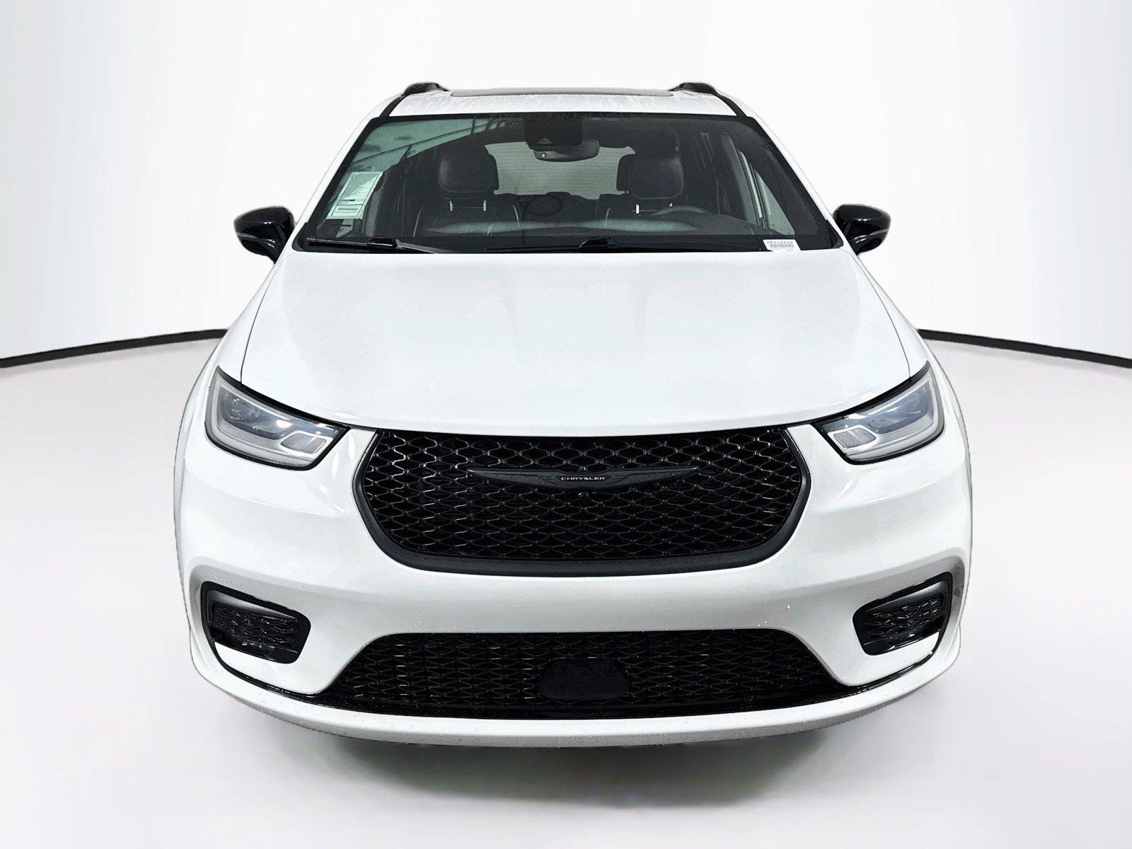 Used 2025 Chrysler Pacifica Limited FWD image 9