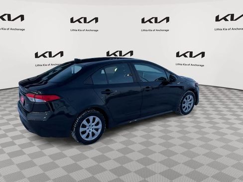 Used 2021 Toyota Corolla LE image 8