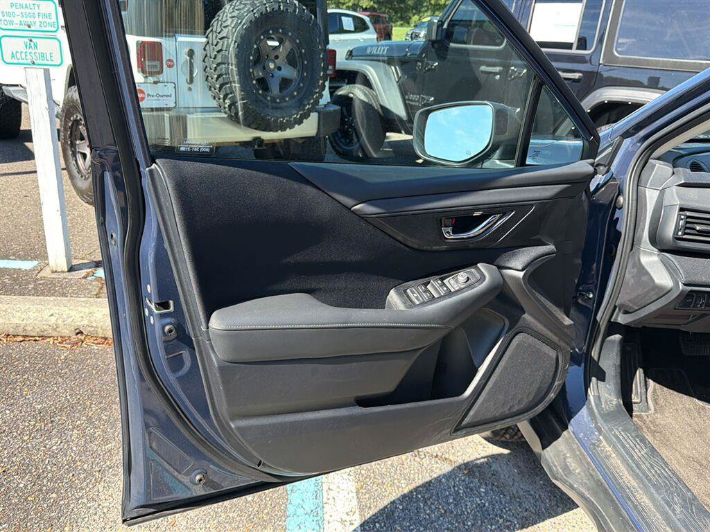 Used 2025 Subaru Outback Premium AWD/4WD image 5