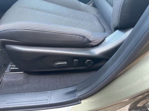 Used 2025 Subaru Forester Premium AWD/4WD image 11