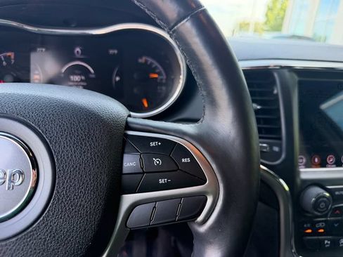 Used 2018 Jeep Grand Cherokee Altitude AWD/4WD image 17