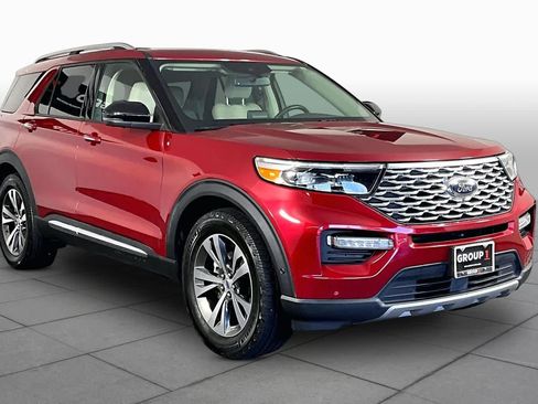 Used 2020 Ford Explorer Platinum w/ Premium Technology Package AWD/4WD image 3