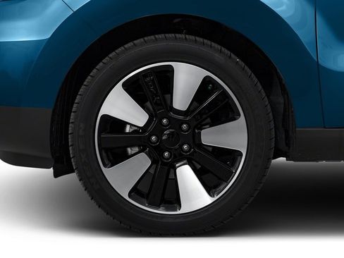 Used 2018 Kia Soul + FWD image 14
