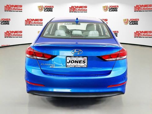 Used 2017 Hyundai Elantra SE image 12