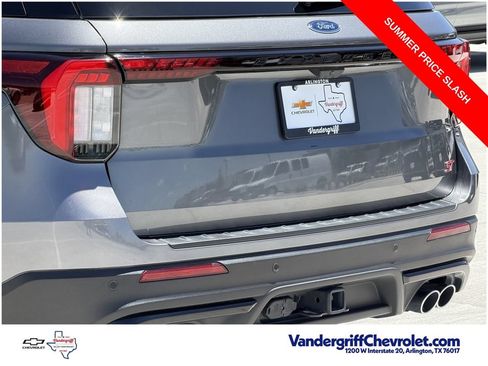 Used 2025 Ford Explorer ST AWD/4WD image 6