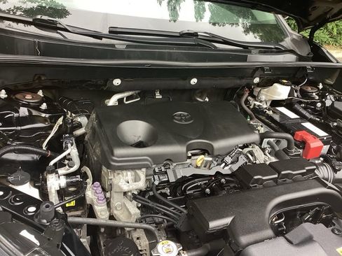 Used 2019 Toyota RAV4 LE w/ All Weather Liner Package AWD/4WD image 20