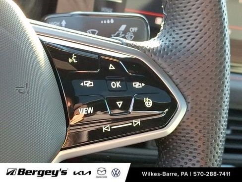 Used 2025 Volkswagen Jetta GLI Autobahn image 24