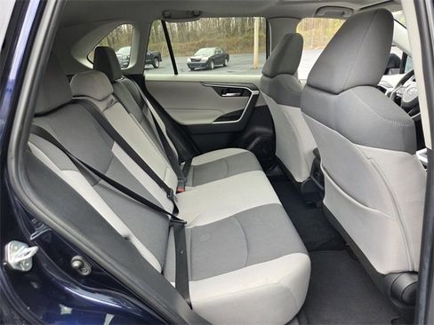 Used 2019 Toyota RAV4 XLE w/ Convenience Package image 12