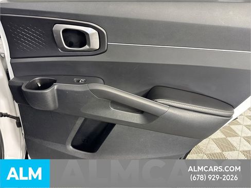 Used 2024 Kia Sorento S image 19