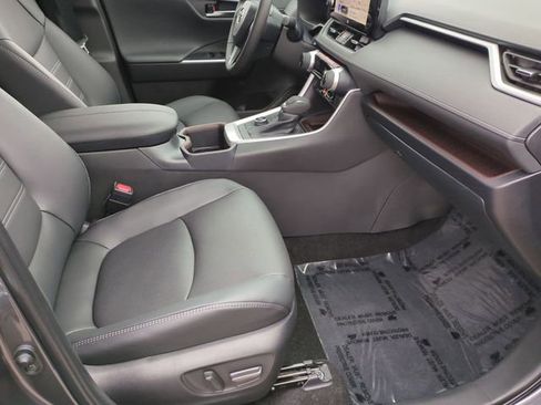 Certified 2025 Toyota RAV4 Limited w/ Advanced Technology Package image 31