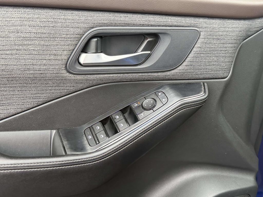 Used 2023 Nissan Rogue SV FWD image 26