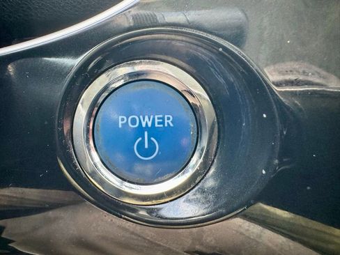 Used 2016 Toyota Prius Three w/ Protection Package image 17