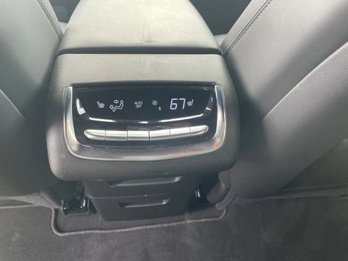 Used 2024 Cadillac XT6 Premium Luxury w/ Technology Package FWD image 17