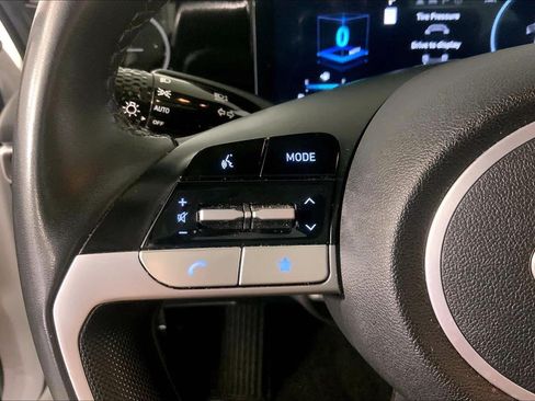 Used 2025 Hyundai Elantra SEL FWD image 18