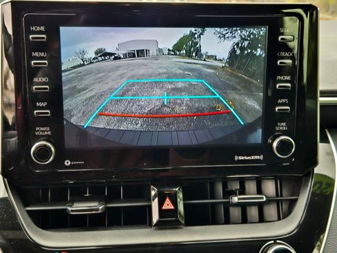 Used 2021 Toyota Corolla SE image 16