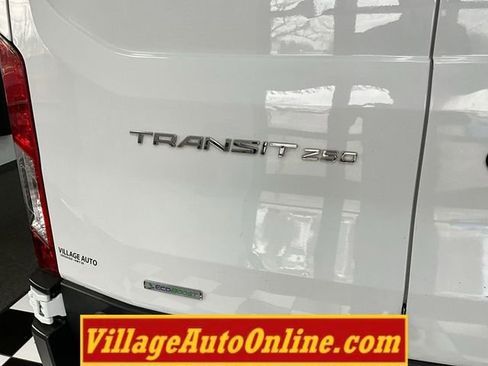 Used 2018 Ford Transit 250 148 Low Roof image 28
