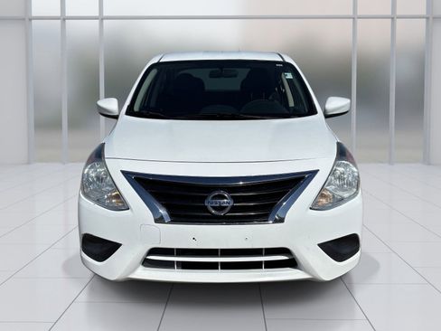 Used 2016 Nissan Versa SV FWD image 9