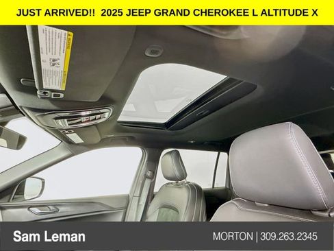 New 2025 Jeep Grand Cherokee L Altitude image 21
