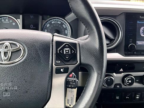 Used 2017 Toyota Tacoma SR5 image 23