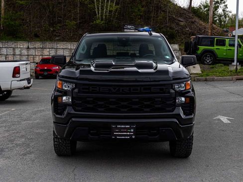 Used 2025 Chevrolet Silverado 1500 Custom Trail Boss w/ Midnight Edition AWD/4WD image 2